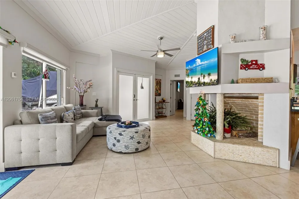 157 Navajo St Tavernier, FL 33070