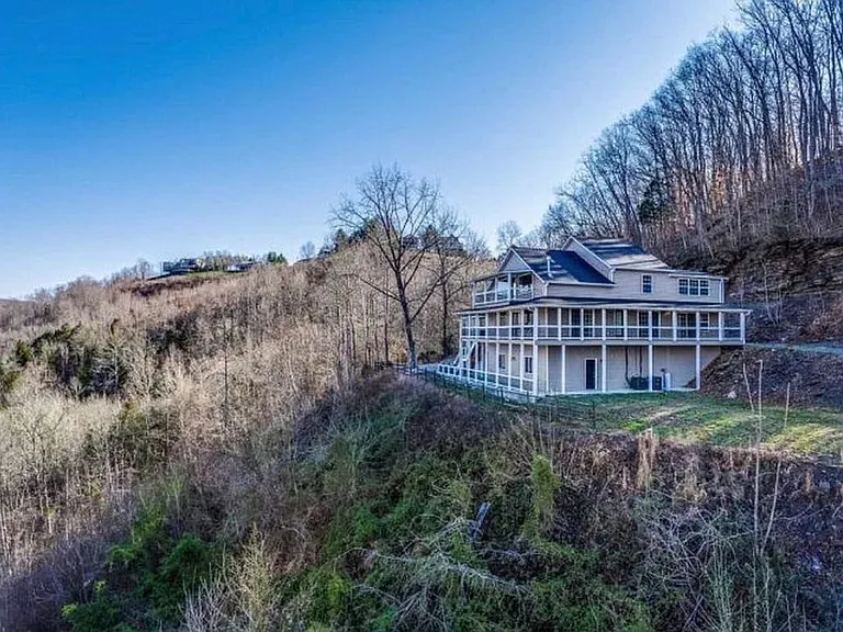 175 Dillon Rd Baxter, TN 38544