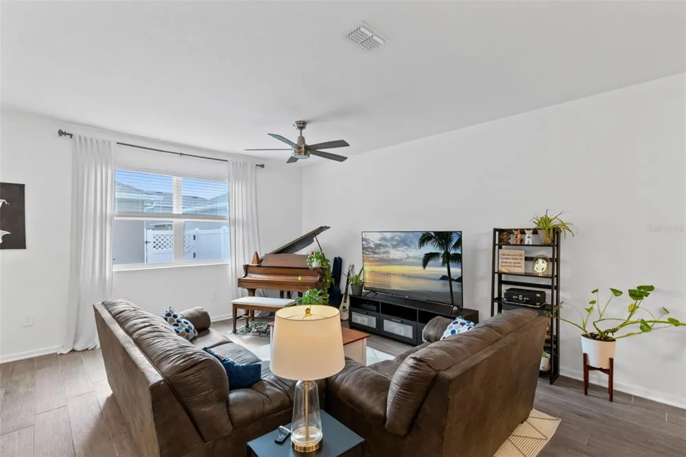 10607 WORDS DRIVE Winter Garden, FL 34787