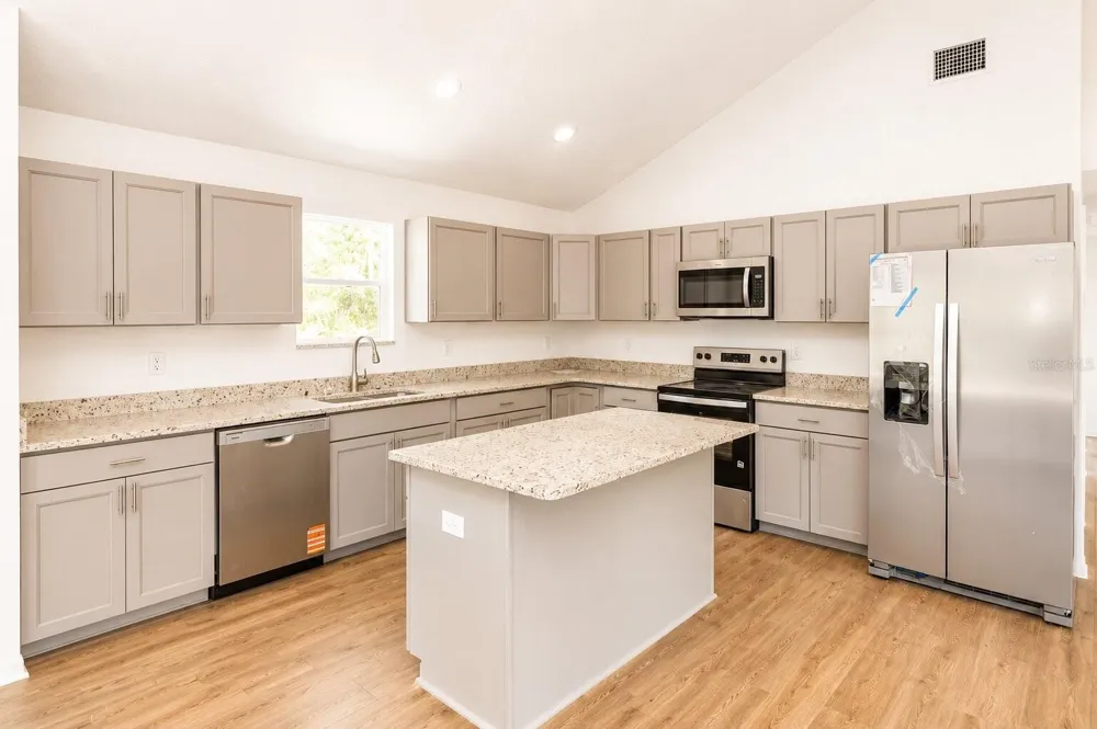 4839 CR 686 Webster, FL 33597