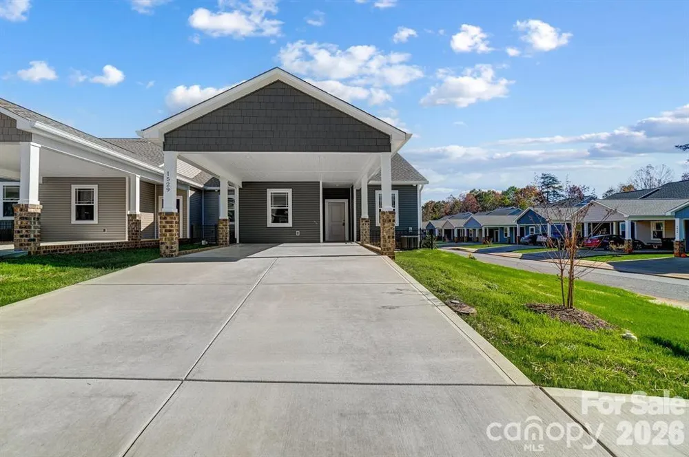 1529 28th Street Place SE Hickory, NC 28602