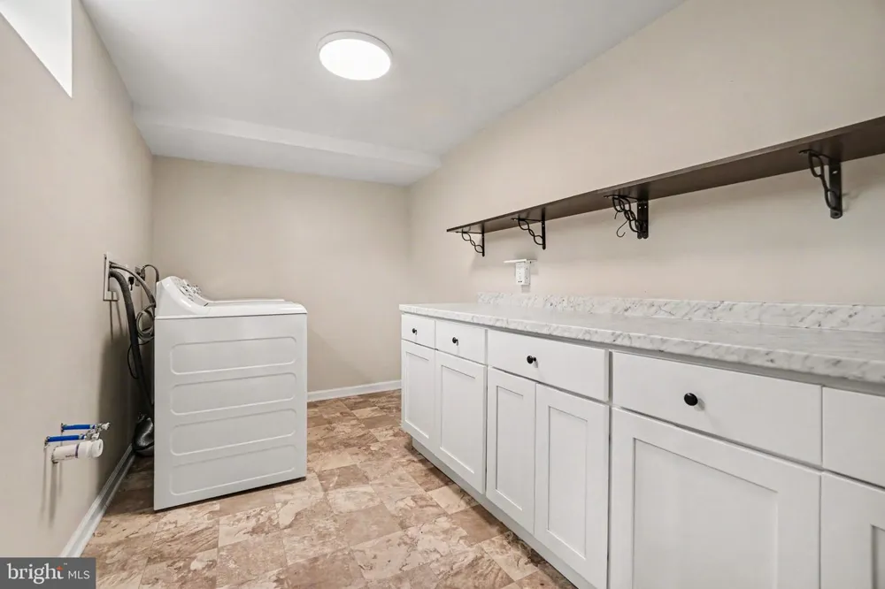 5975 CLOVER ROAD Harrisburg, PA 17112