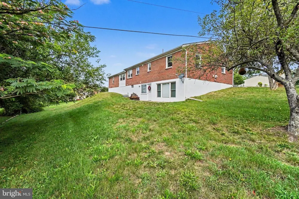 5975 CLOVER ROAD Harrisburg, PA 17112