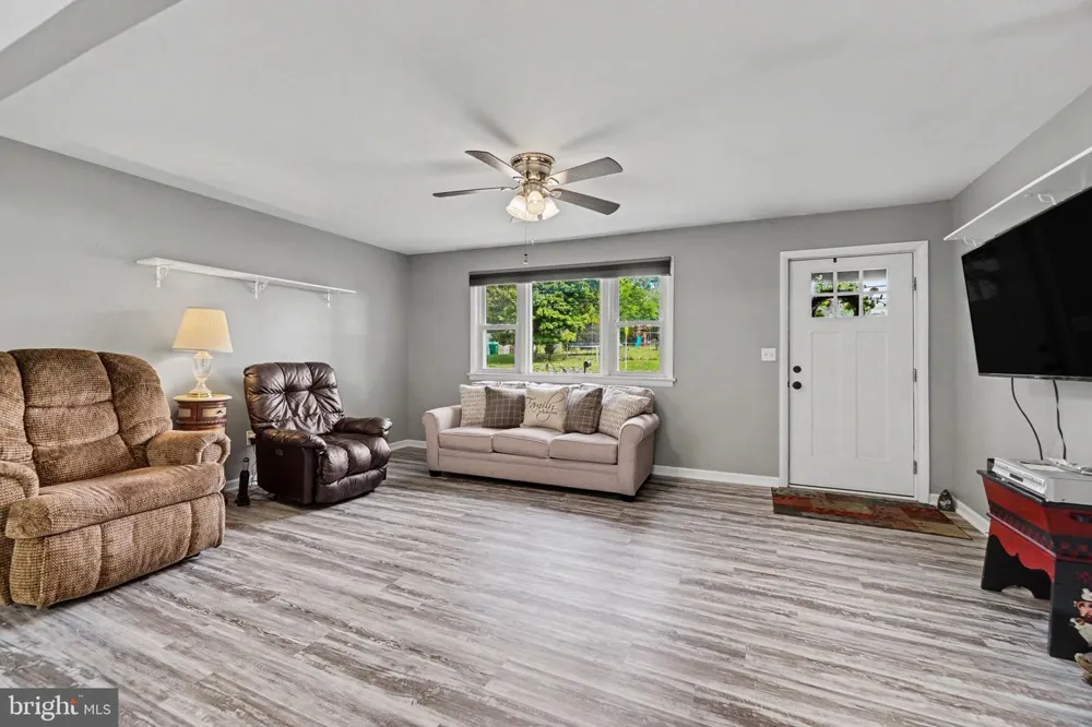 5975 CLOVER ROAD Harrisburg, PA 17112