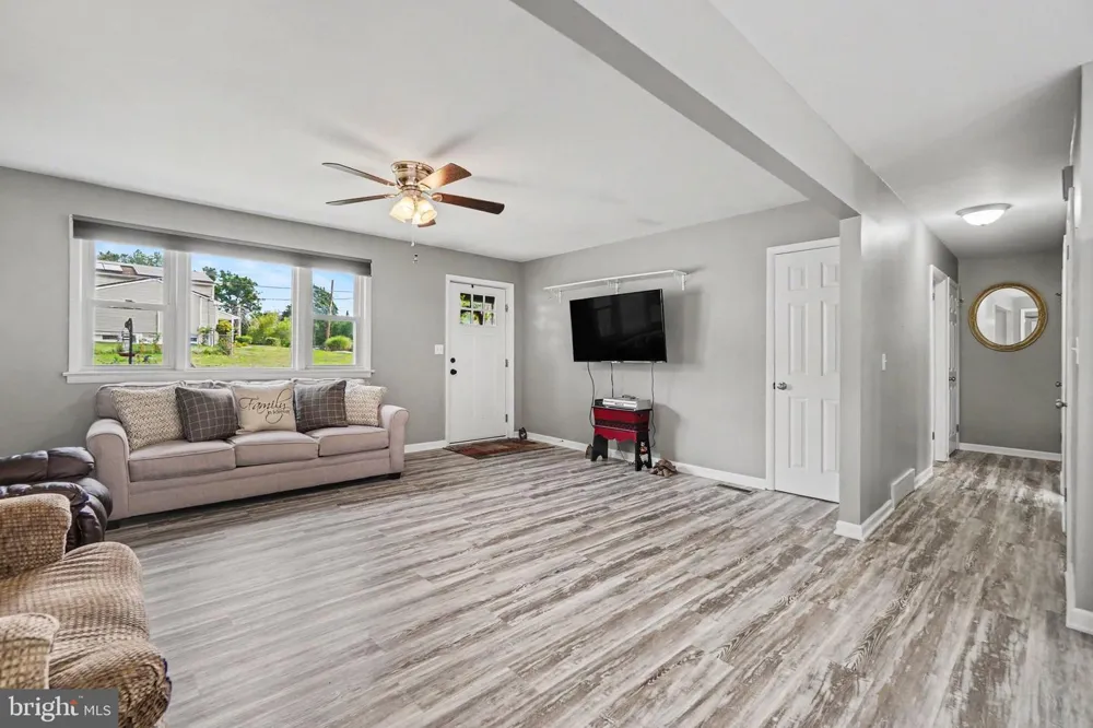 5975 CLOVER ROAD Harrisburg, PA 17112