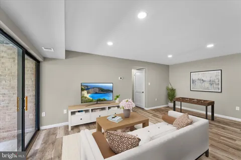 9730 KINGSBRIDGE DRIVE #3