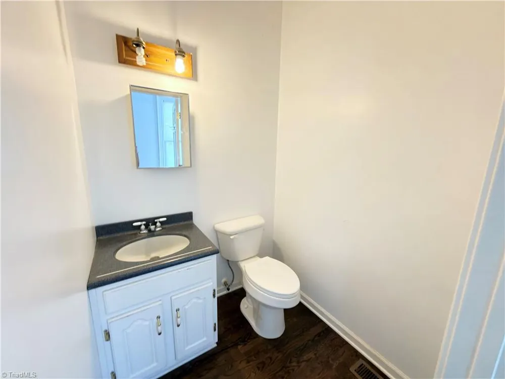 2421 Harvel School Road Yadkinville, NC 27055