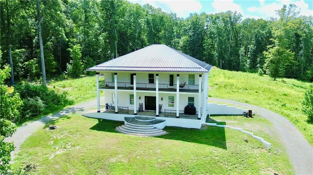 2421 Harvel School Road Yadkinville, NC 27055