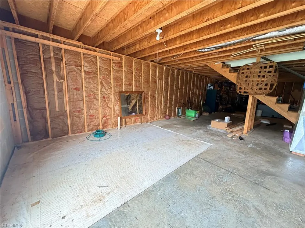 2421 Harvel School Road Yadkinville, NC 27055