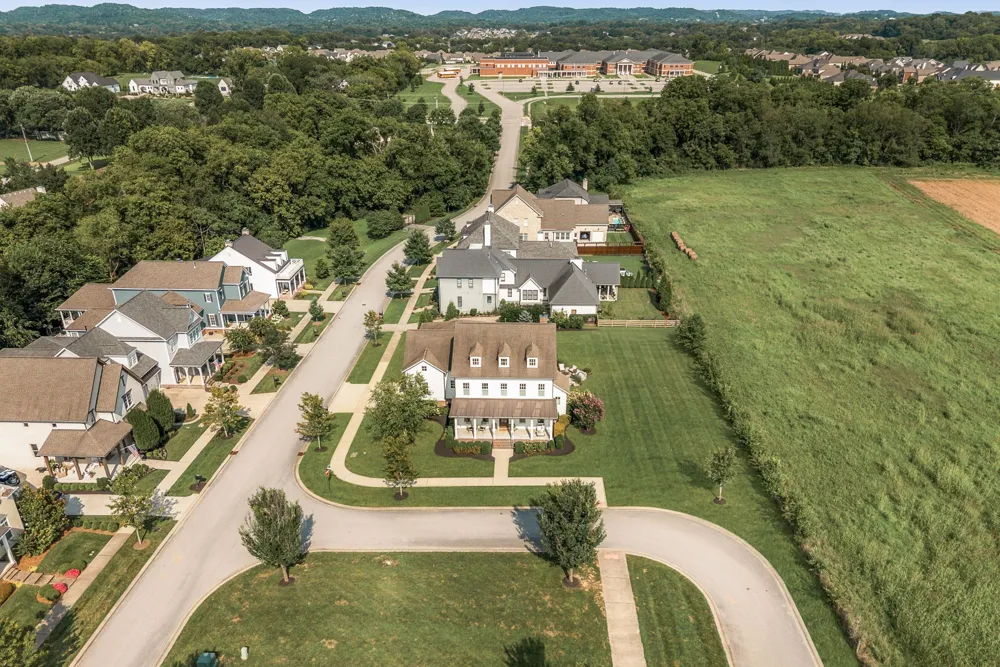 3061 Allenwood Dr Thompsons Station, TN 37179