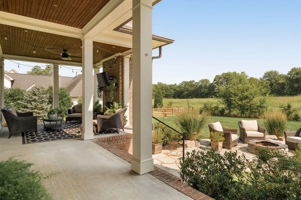3061 Allenwood Dr Thompsons Station, TN 37179