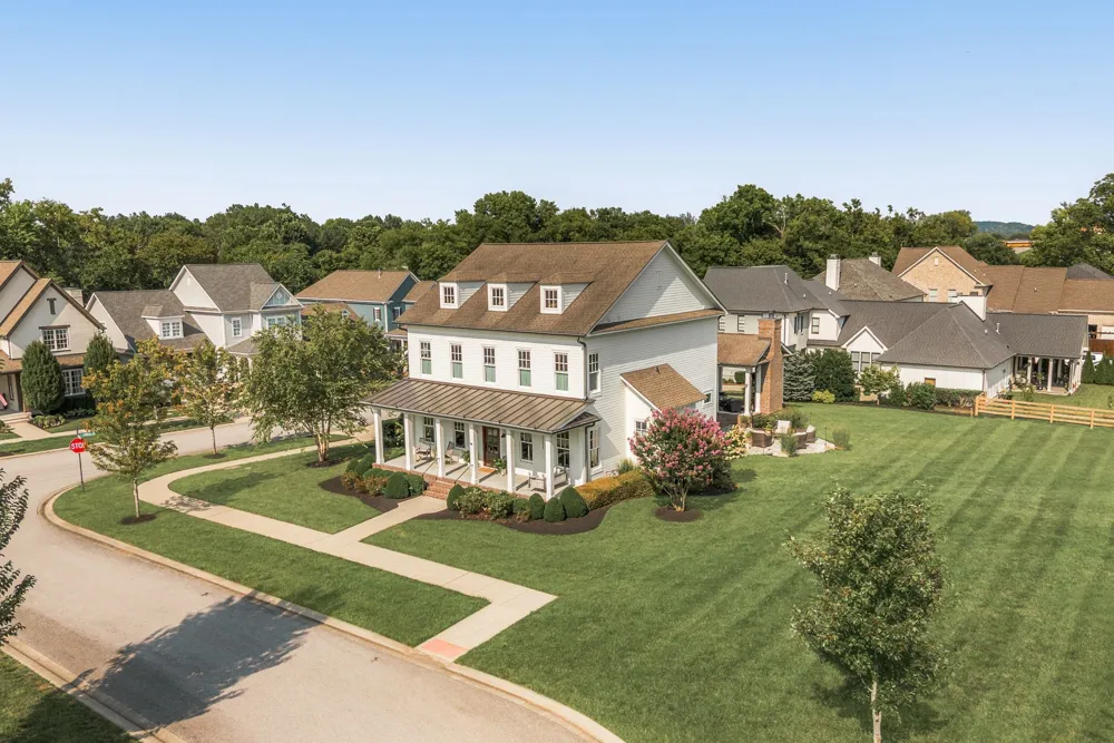 3061 Allenwood Dr Thompsons Station, TN 37179