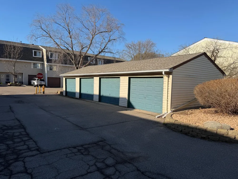 409 Dorland Place Maplewood, MN 55119