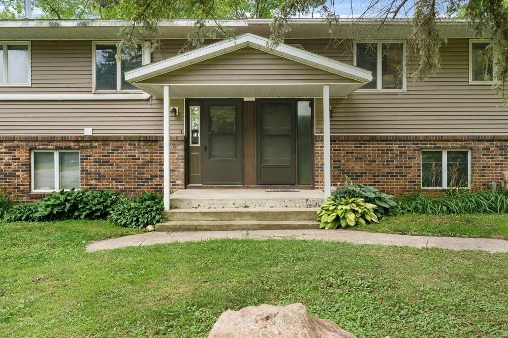 6950 French Lake Court Faribault, MN 55021