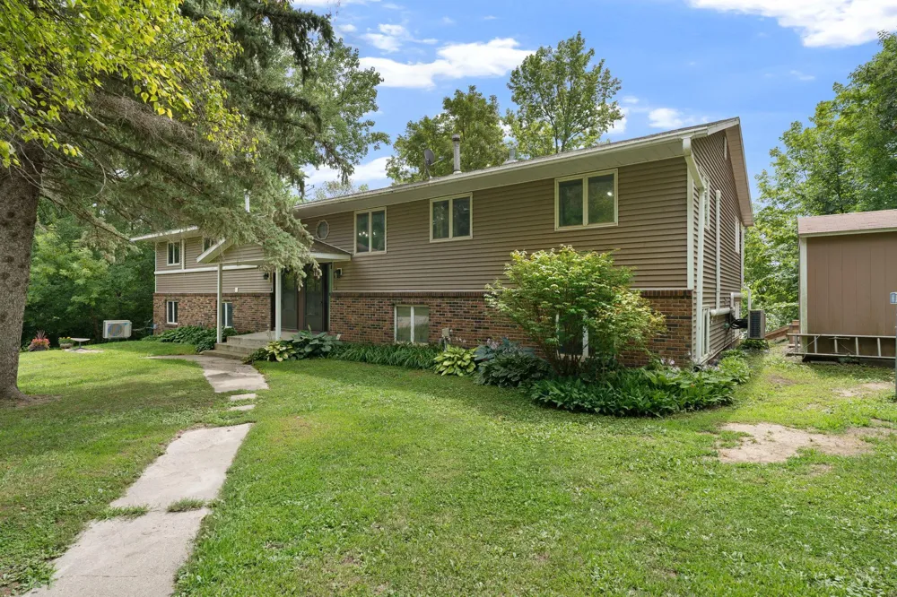 6950 French Lake Court Faribault, MN 55021
