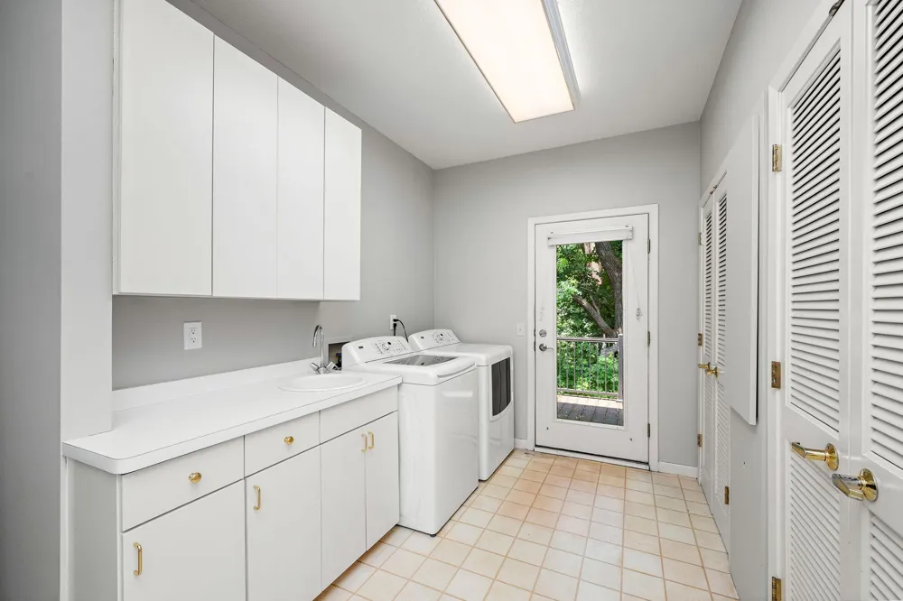 3114 County Road 101 S Wayzata, MN 55391
