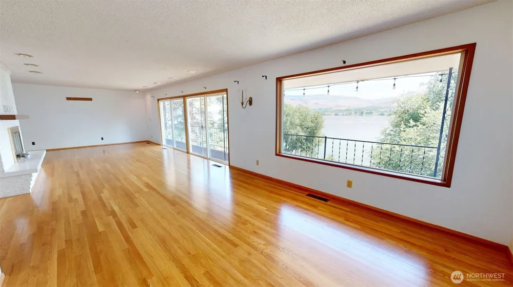 74 Westlake Oroville, WA 98844