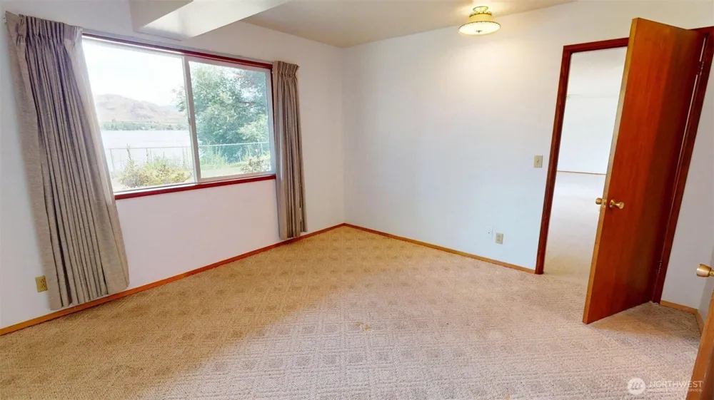 74 Westlake Oroville, WA 98844