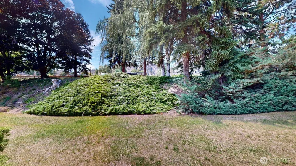 74 Westlake Oroville, WA 98844