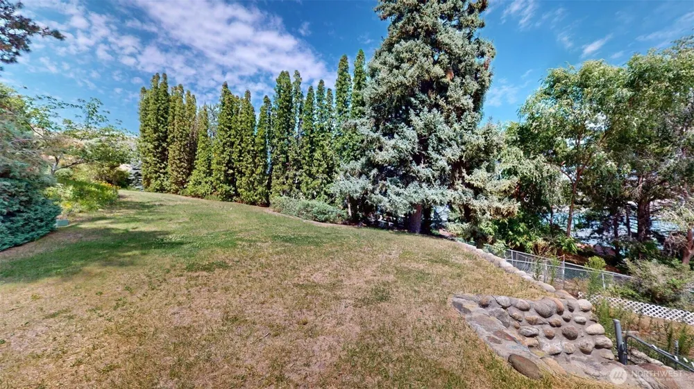 74 Westlake Oroville, WA 98844