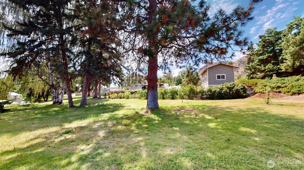 74 Westlake Oroville, WA 98844