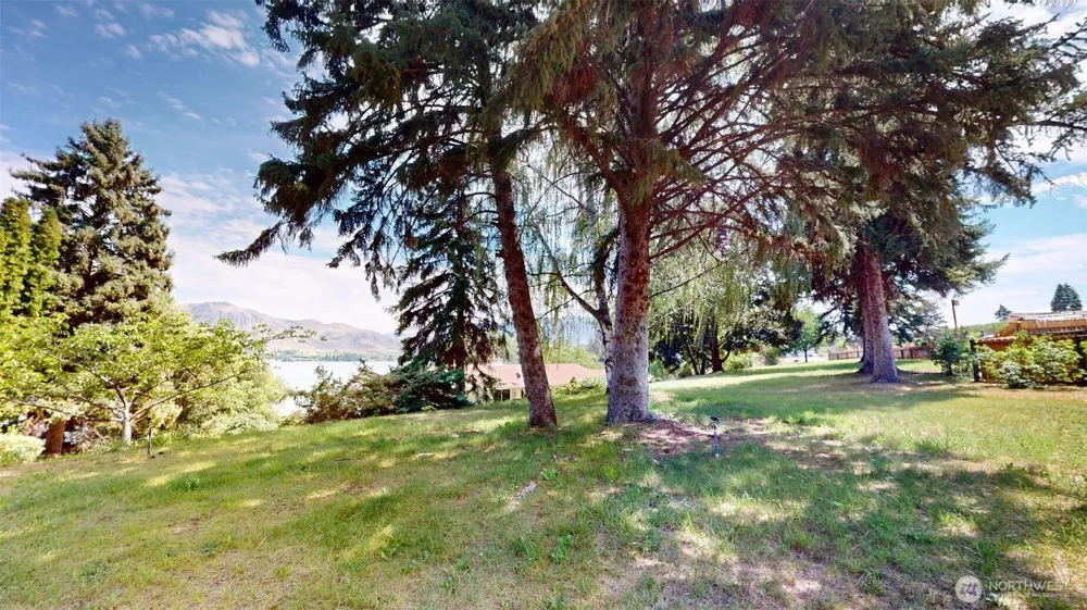 74 Westlake Oroville, WA 98844
