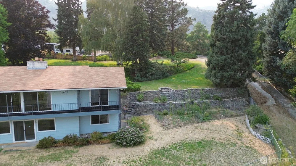 74 Westlake Oroville, WA 98844