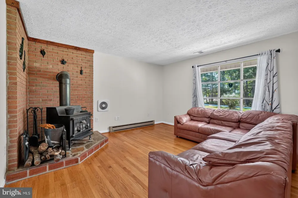 313 KNIGHT DRIVE White Post, VA 22663