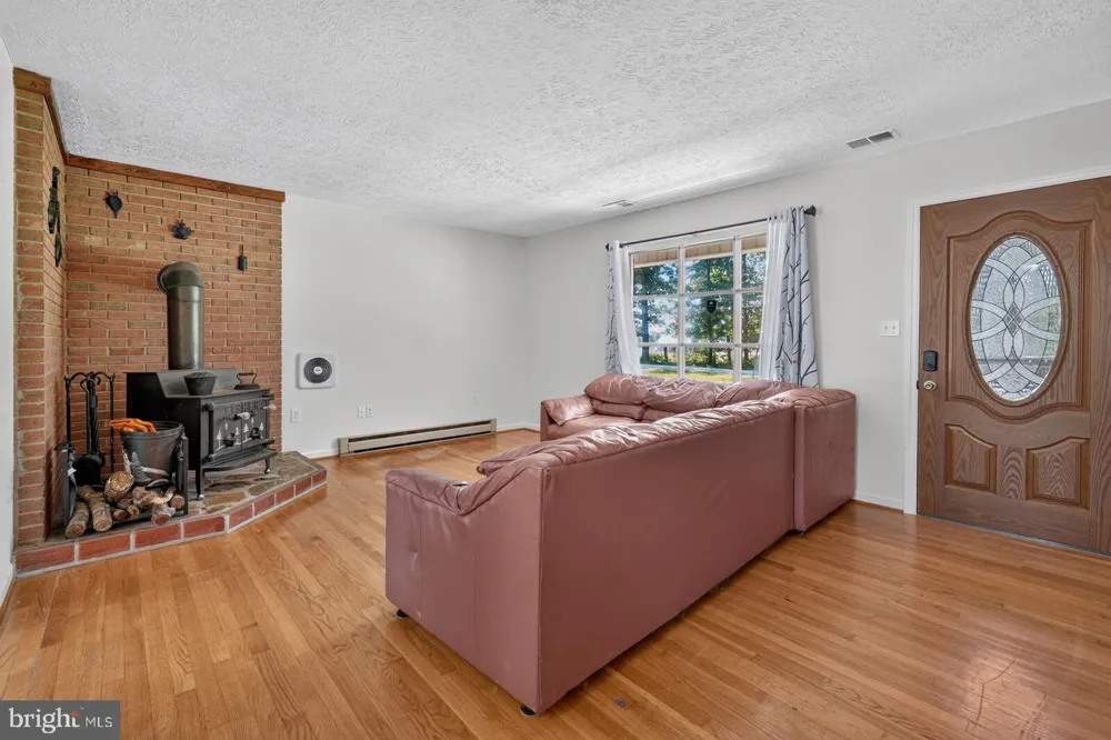 313 KNIGHT DRIVE White Post, VA 22663