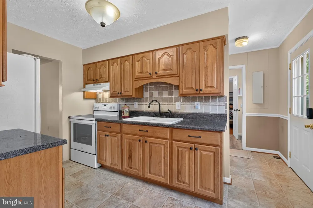 313 KNIGHT DRIVE White Post, VA 22663