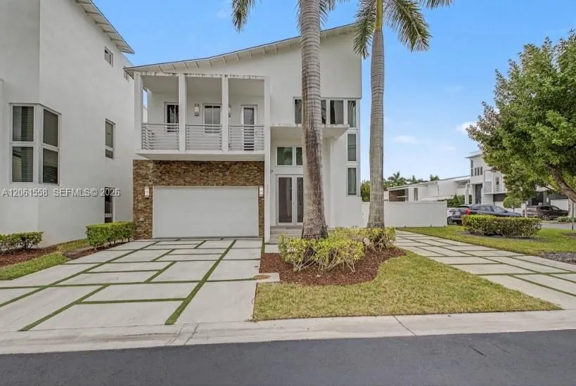 3341 NW 84th Ct Doral, FL 33122