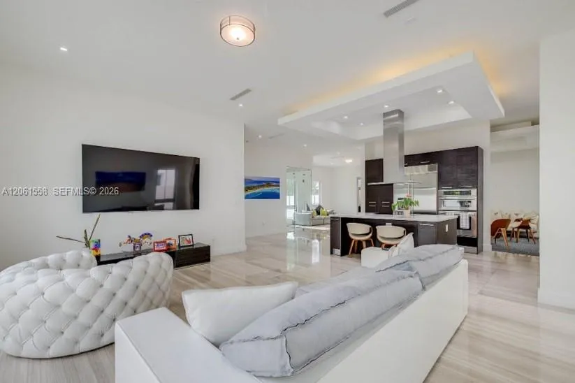 3341 NW 84th Ct Doral, FL 33122