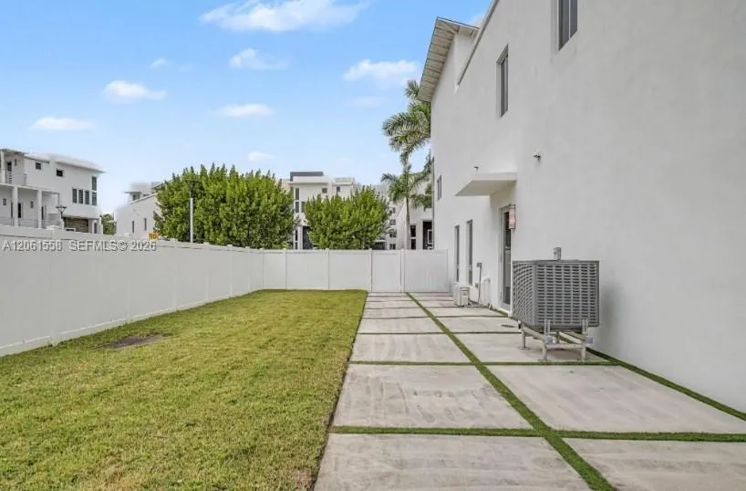 3341 NW 84th Ct Doral, FL 33122