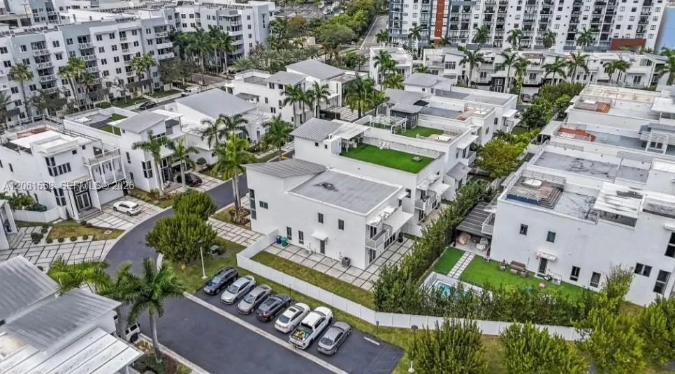 3341 NW 84th Ct Doral, FL 33122
