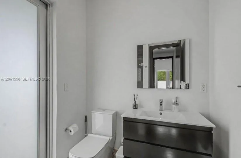 3341 NW 84th Ct Doral, FL 33122
