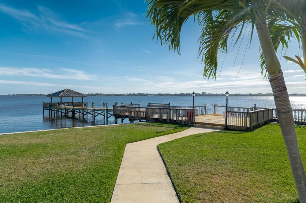 3307 SE SANDPIPER CIRCLE Port St. Lucie, FL 34952