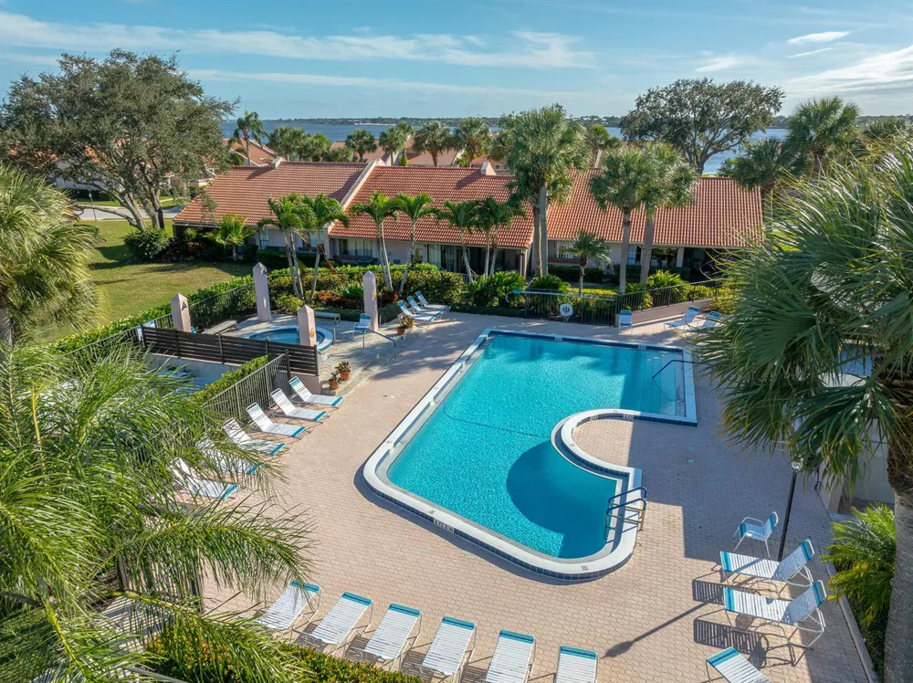 3307 SE SANDPIPER CIRCLE Port St. Lucie, FL 34952