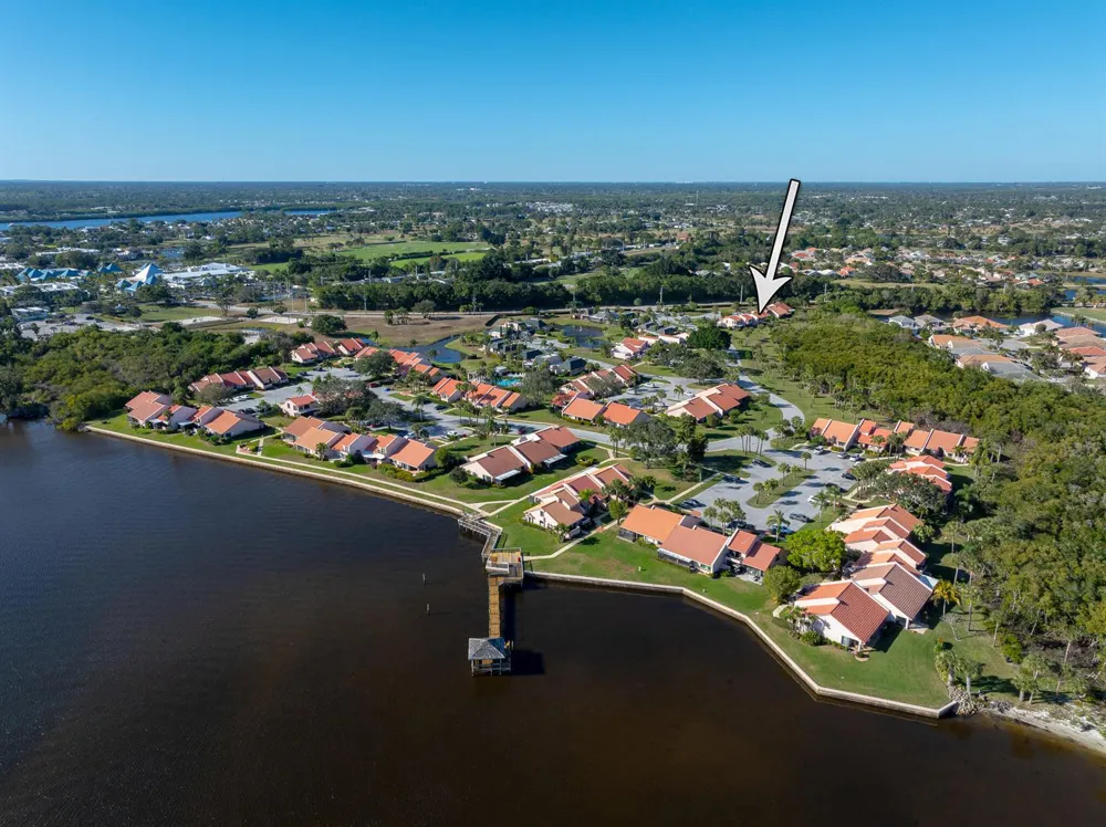 3307 SE SANDPIPER CIRCLE Port St. Lucie, FL 34952