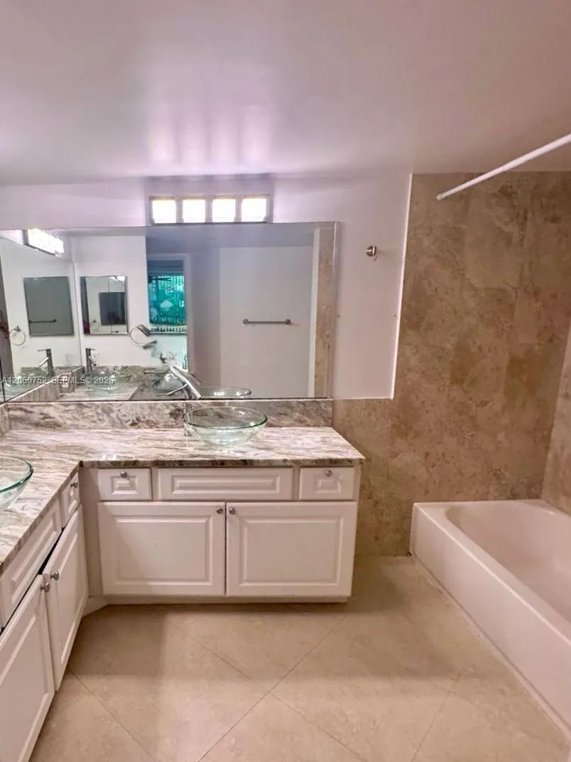 800 Scotia Dr #103 Hypoluxo, FL 33462