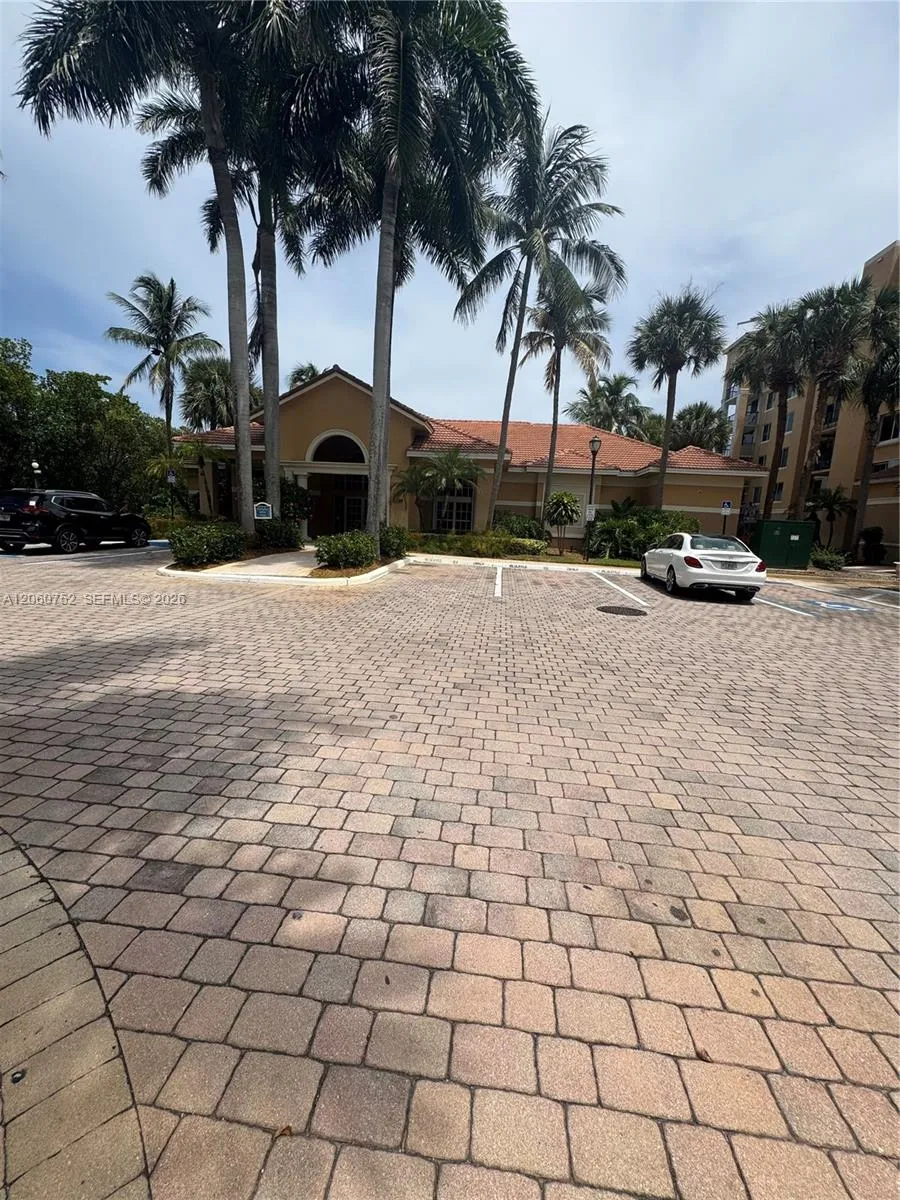 800 Scotia Dr #103 Hypoluxo, FL 33462