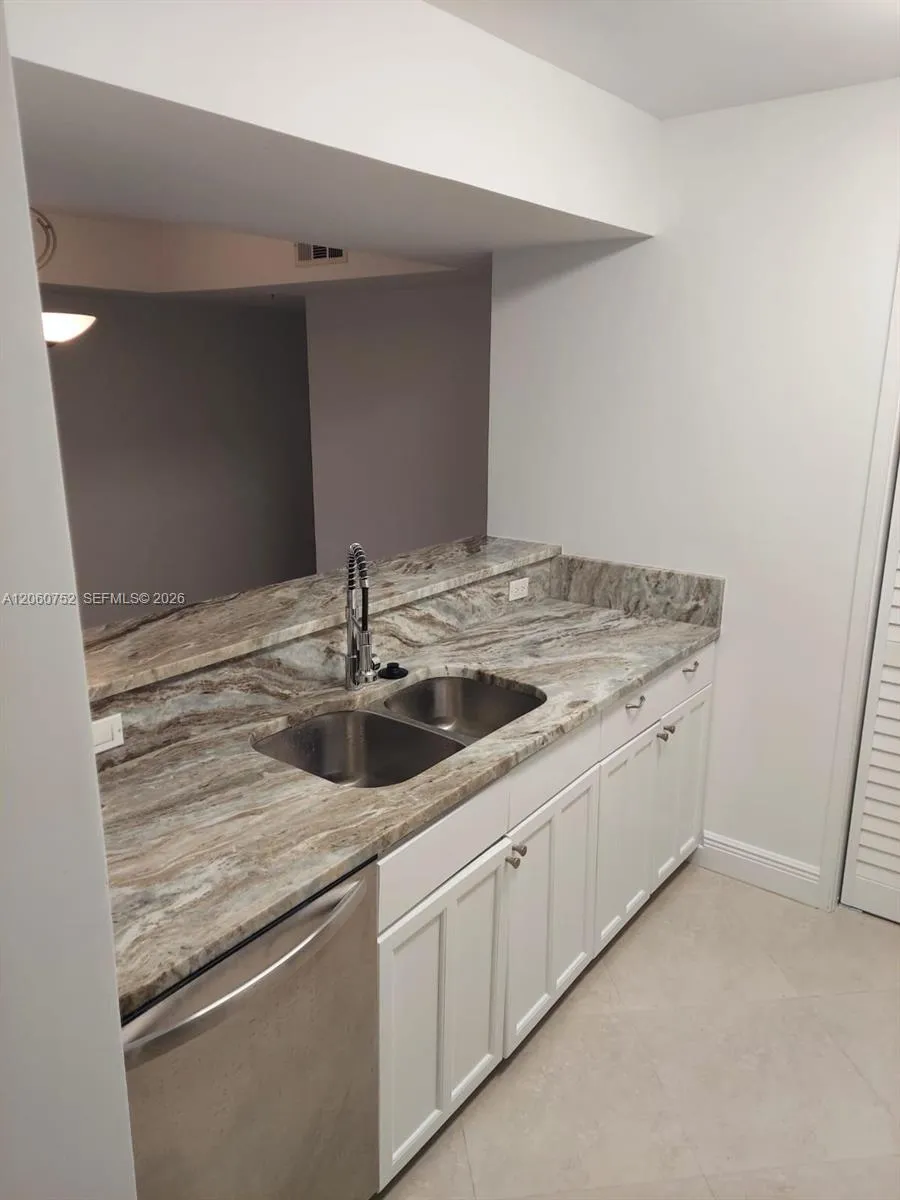800 Scotia Dr #103 Hypoluxo, FL 33462