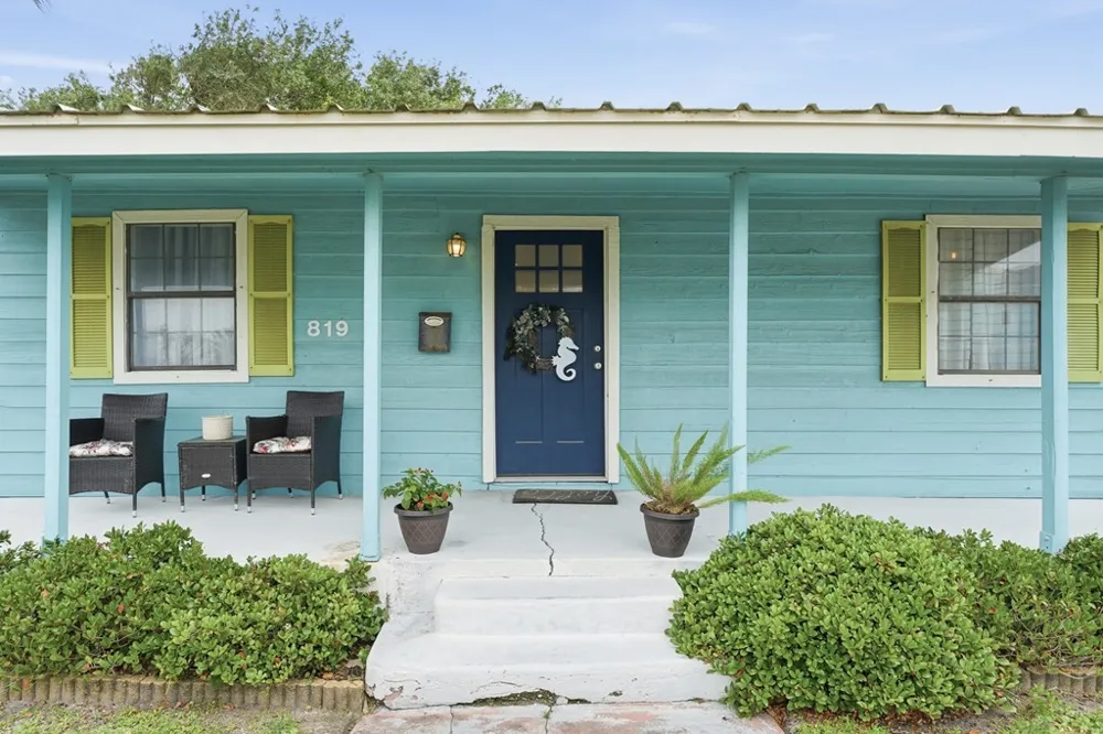 819 S Church Street Rockport, TX 78382