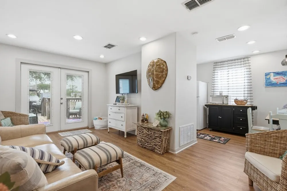 819 S Church Street Rockport, TX 78382