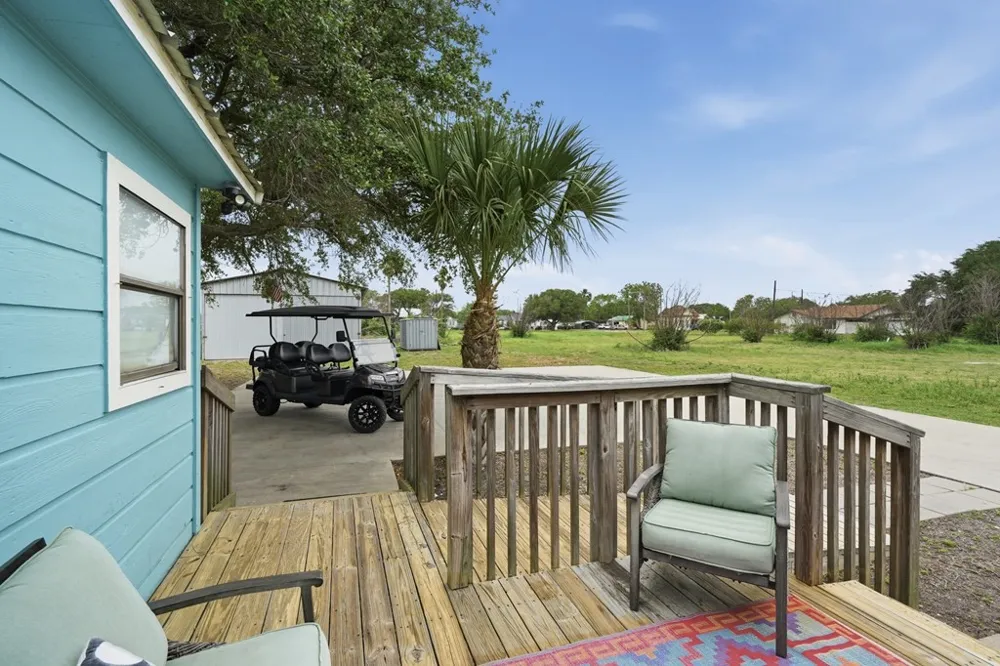 819 S Church Street Rockport, TX 78382