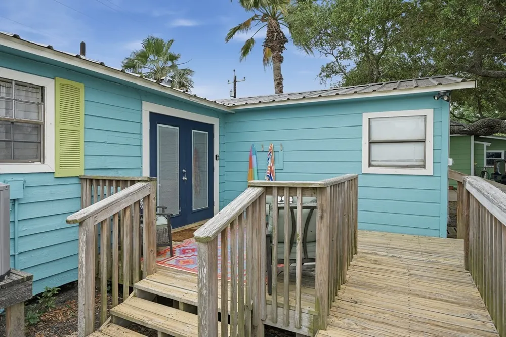 819 S Church Street Rockport, TX 78382