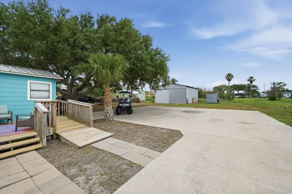 819 S Church Street Rockport, TX 78382