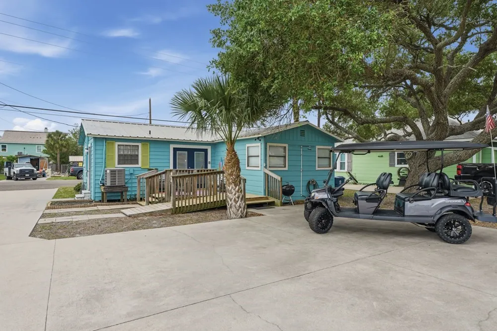 819 S Church Street Rockport, TX 78382