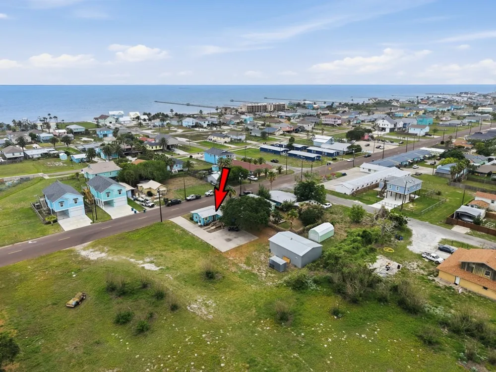 819 S Church Street Rockport, TX 78382