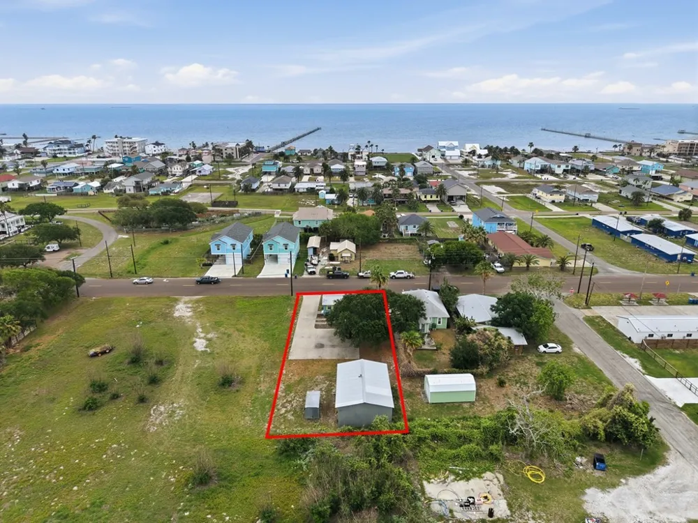 819 S Church Street Rockport, TX 78382