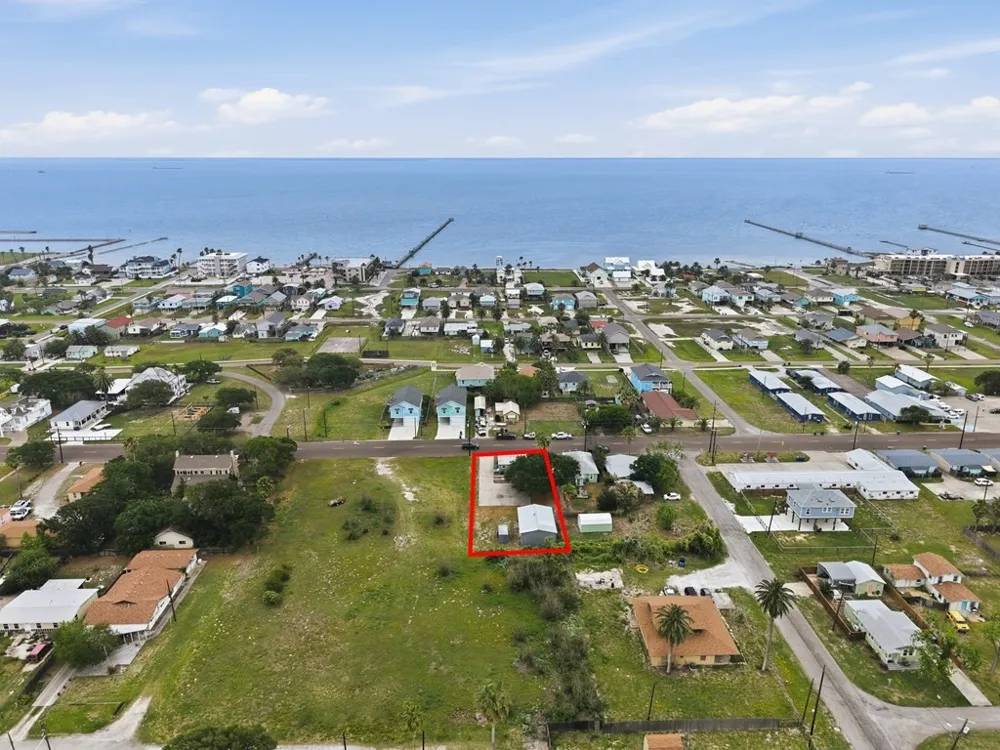 819 S Church Street Rockport, TX 78382